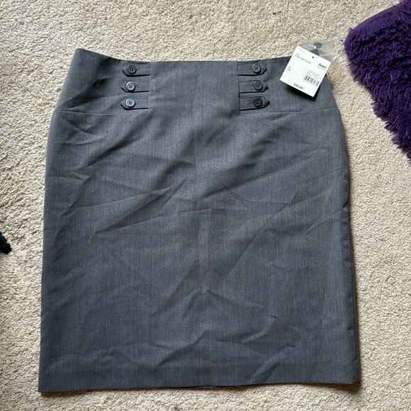 Covington Dresses & Skirts - Brand New Covington Side Zip Skirt